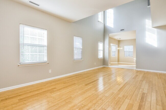 Building Photo - 1453 Cairo Way