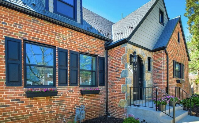 Building Photo - 4410 16th St NE