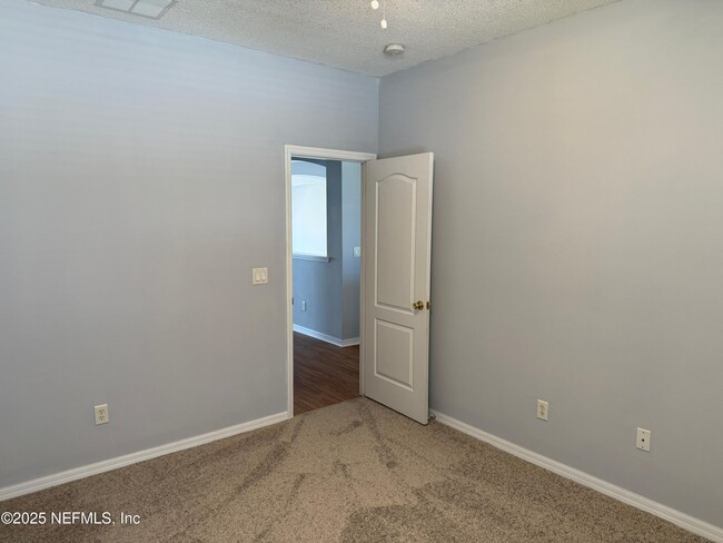 Building Photo - 3040 Postmill Dr