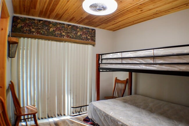 Building Photo - 30 Putters Point W