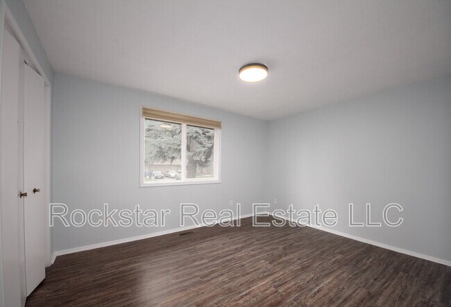 Building Photo - 12125 N Normandie St
