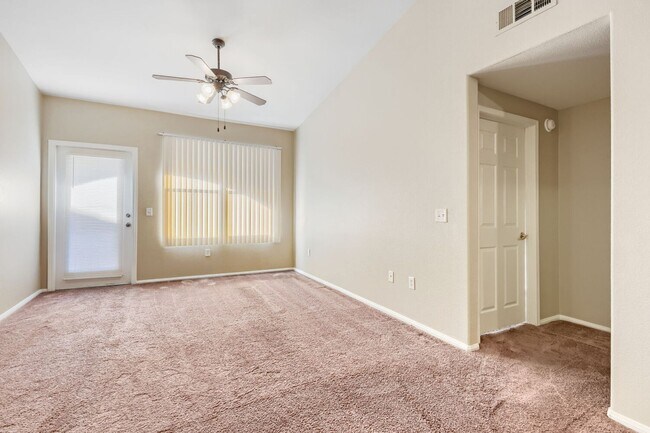 Building Photo - Stylish 2 Bedroom Condo With Community Amenities!