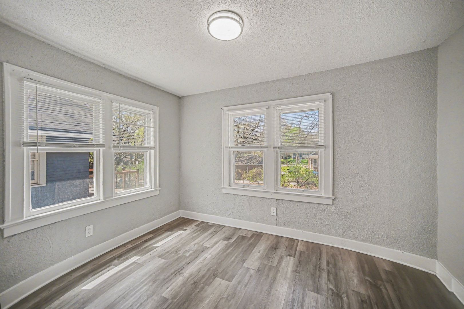 Building Photo - 5626 Park Ave