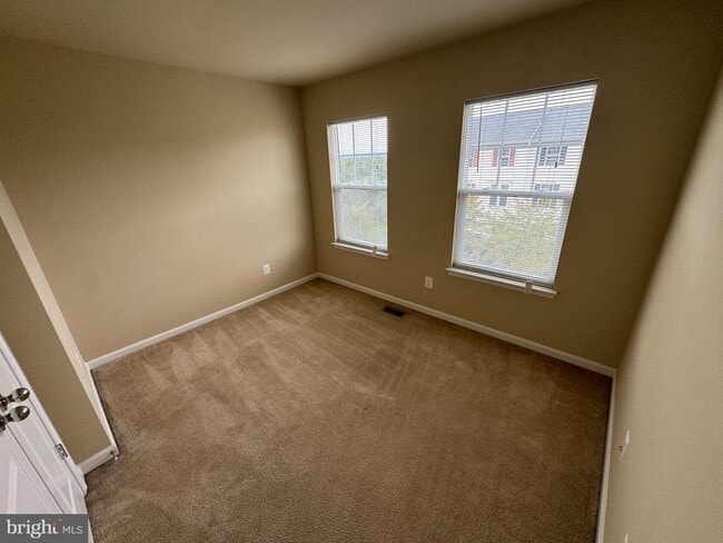Building Photo - 105 Domino Ct