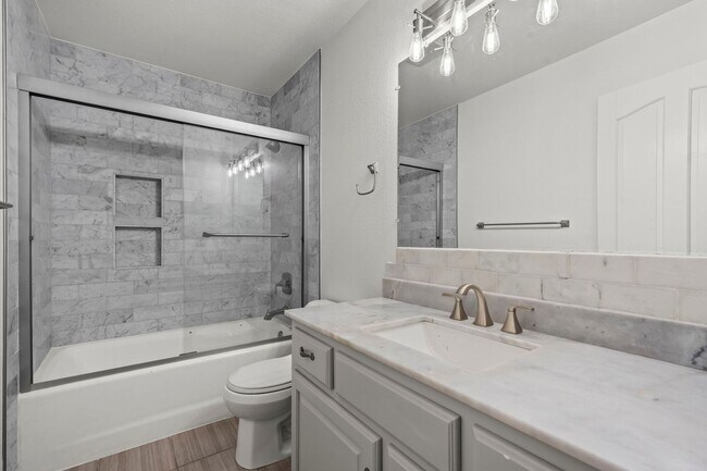 Building Photo - Custom Boulder 4 Bedroom + Finished Basement