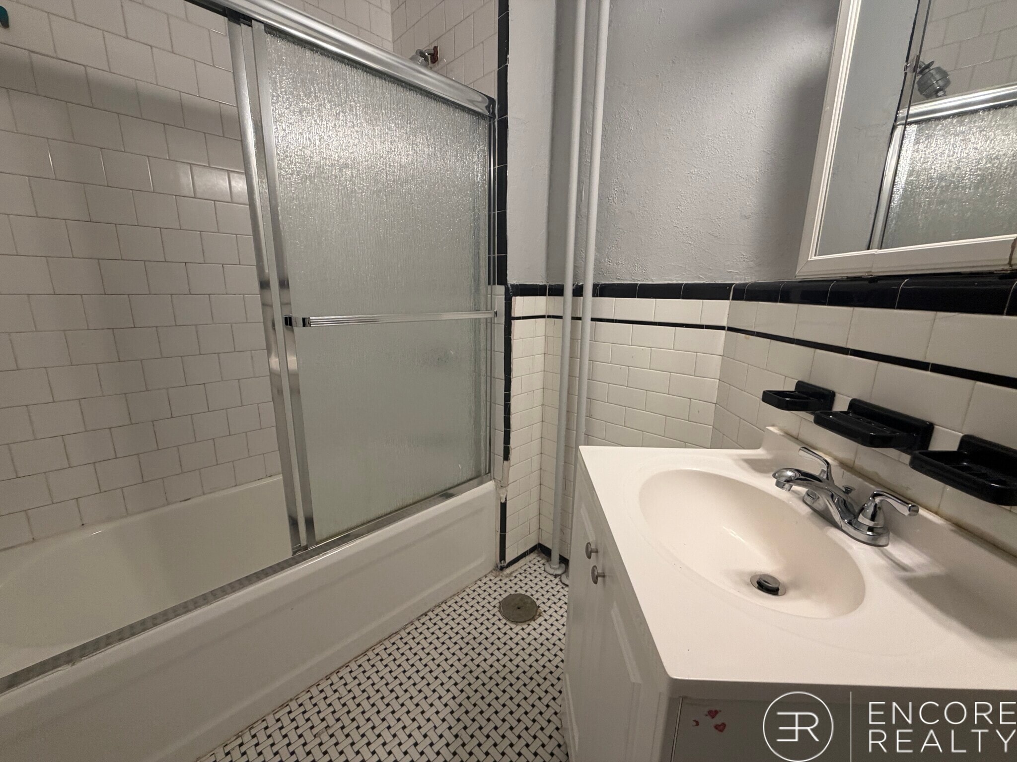 Building Photo - 11 Park St