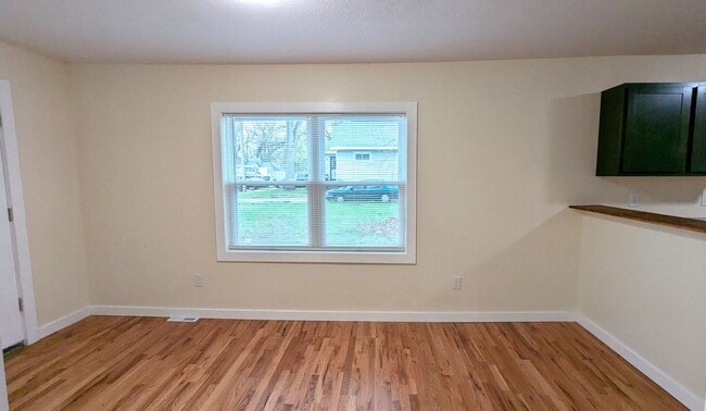 Building Photo - 764 Louis Ave