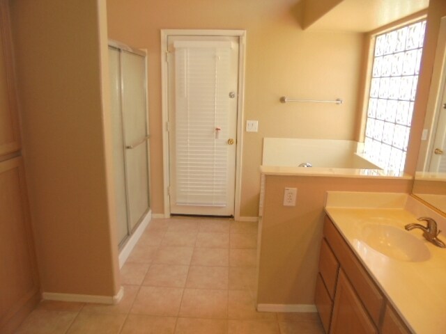 Building Photo - 12830 W Granada Rd