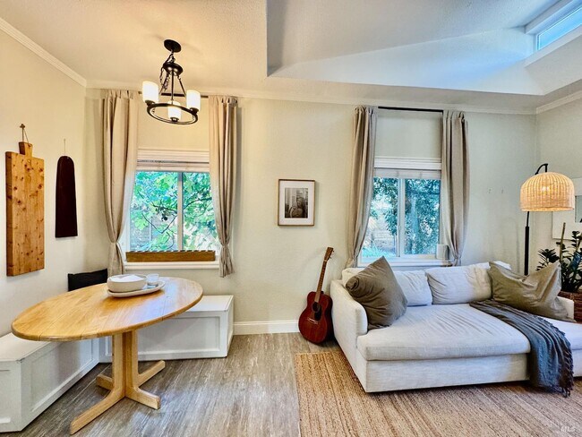 Building Photo - 1813 Fair Way