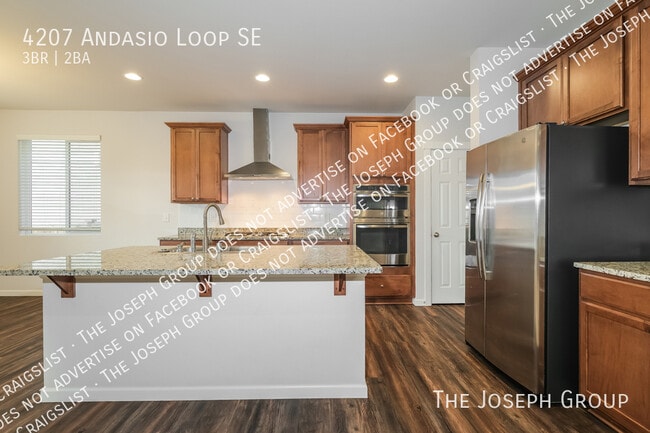 Building Photo - 4207 Andasio Loop SE
