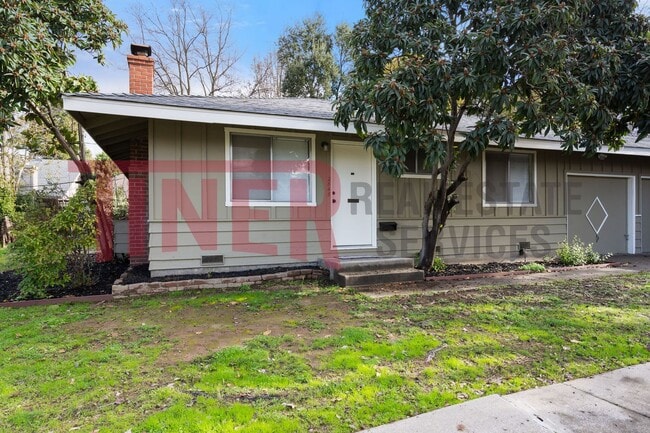 Building Photo - 2848 Clover Ln