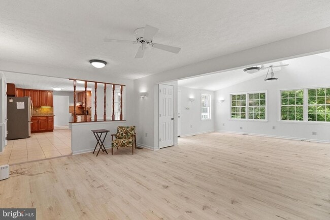 Building Photo - Gorgeous 4-Bedroom Colonial in Sought-Afte...