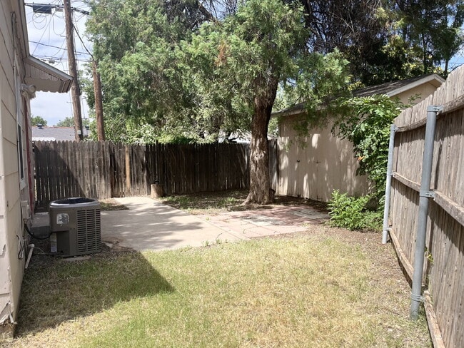 Building Photo - Tech Terrace Area Home with Private Yard & Washer/Dryer