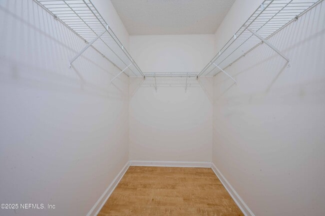 Building Photo - 2080 Tanager Dr