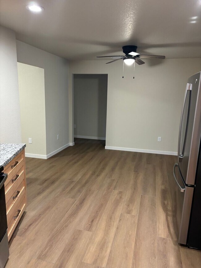 Building Photo - 3 BD 2 BA House in Yuba City! AVAILABLE NOW!!