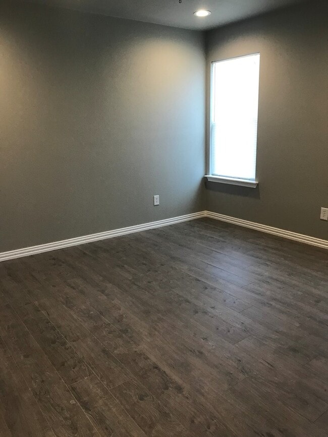 Building Photo - 1549 Ranger Hwy