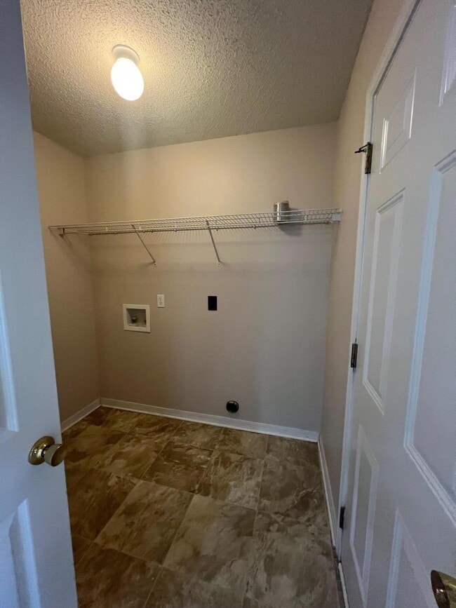 Building Photo - 275 Limestone Cir