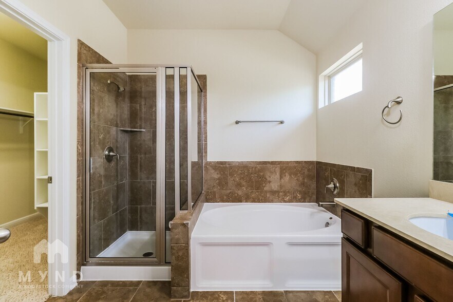 Building Photo - 18401 Rio Chama Ln