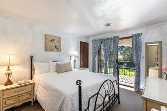 Building Photo - 474 Glass Mountain Rd