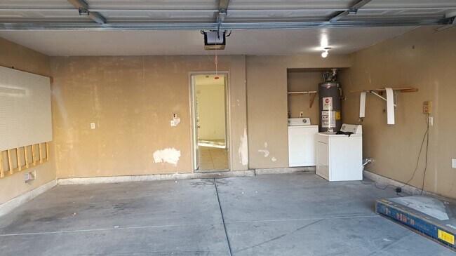 Building Photo - Beautiful 3-Bed, 2.5-Bath Home in Las Vegas
