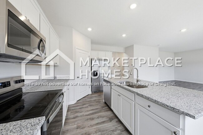 Building Photo - 6300 Trailview Dr