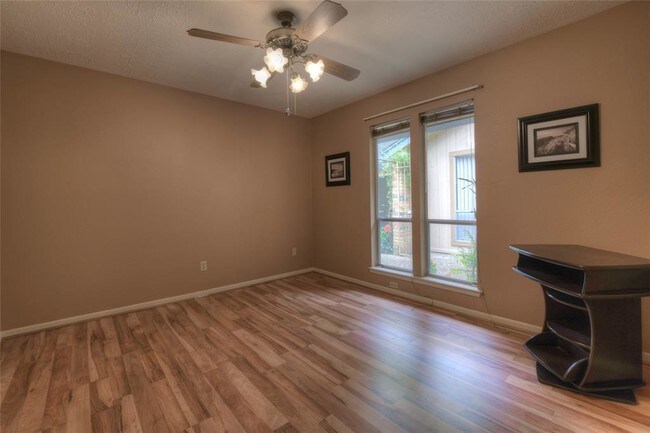 Building Photo - 5319 Windy Lake Dr