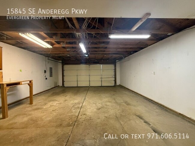 Building Photo - 15845 SE Anderegg Pkwy