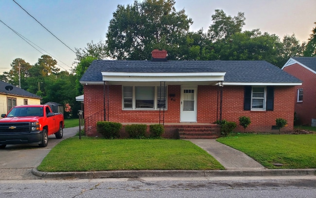 Building Photo - 811 Paul St