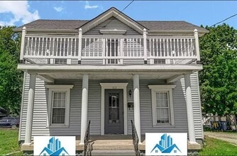 Building Photo - "Charming 1-Bedroom Apartment in the Heart...