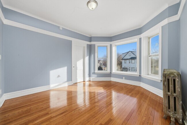 Building Photo - 7442 S Langley Ave