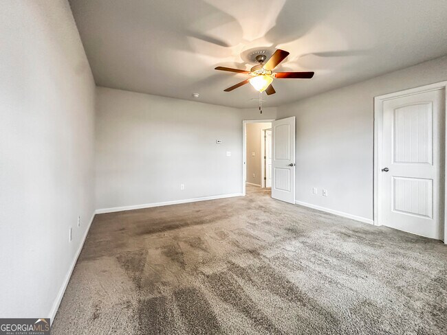 Building Photo - 196 Daisy Cir