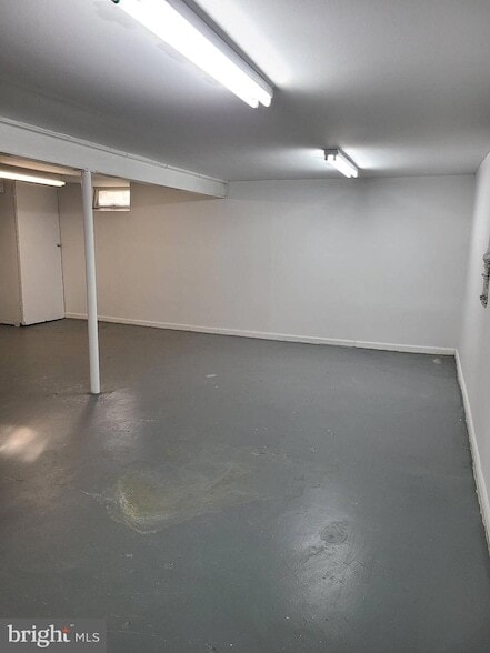 Building Photo - 6258 Tamar Dr