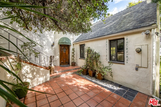 Building Photo - 4458 Dundee Dr