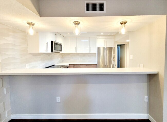 Building Photo - 1114 Augusta Dr