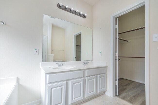 Building Photo - 7427 Boerne Creek Dr