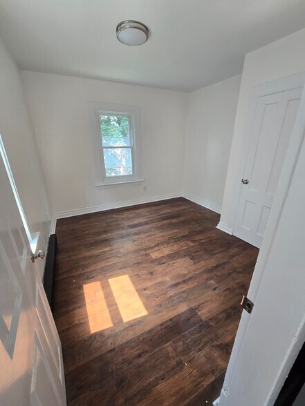 Building Photo - 135 Willow St