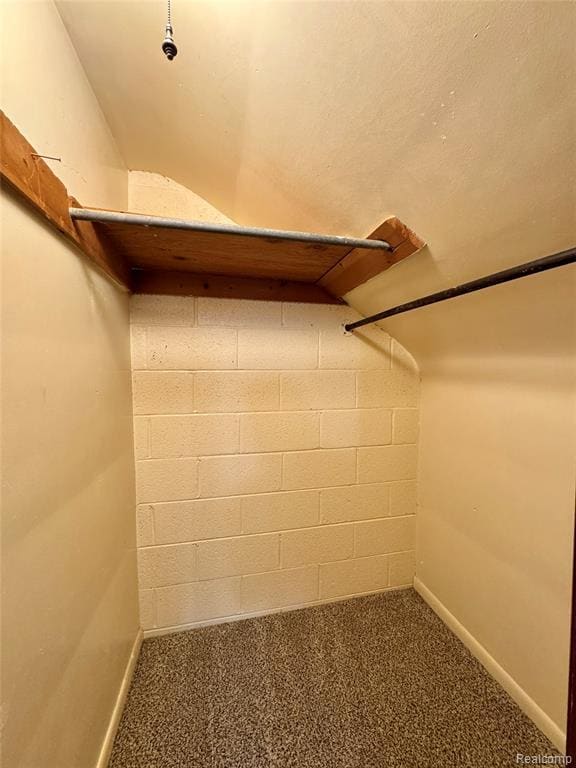 Building Photo - 834 E Cross St