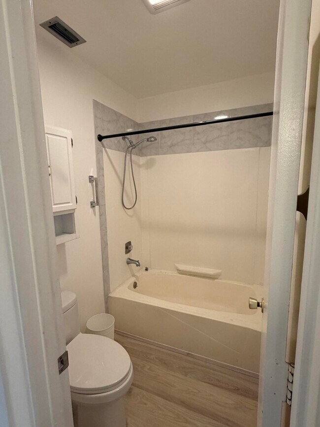 Building Photo - 1121 Cactus Terrace