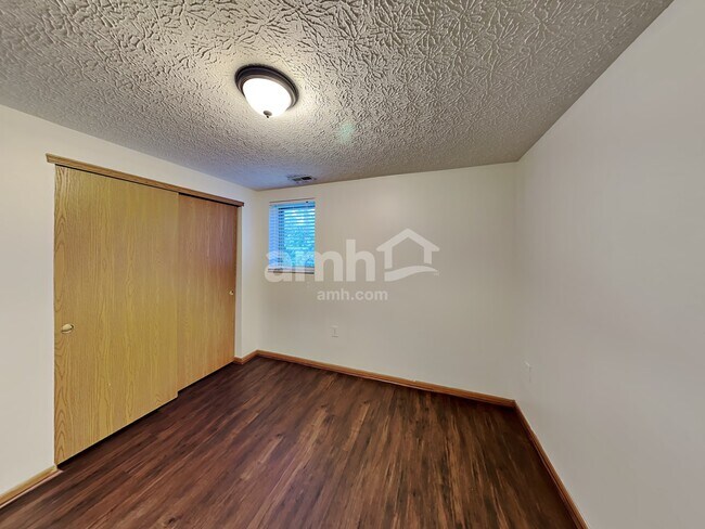 Building Photo - 2180 Maribeth Pl