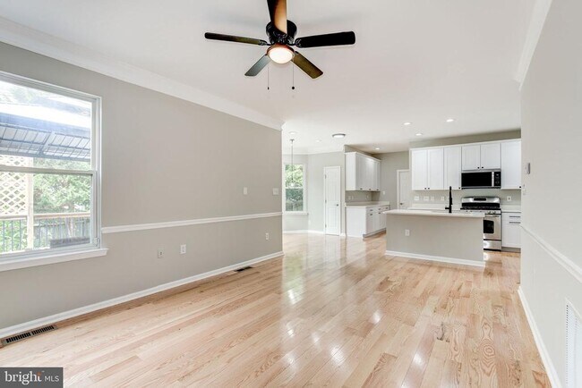 Building Photo - 2408 Ripplemeade Ct