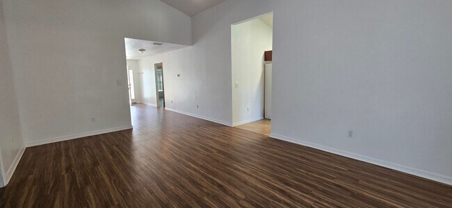Building Photo - 1500 Kayuni Dr