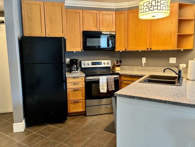 Building Photo - 310 Iron Horse Way