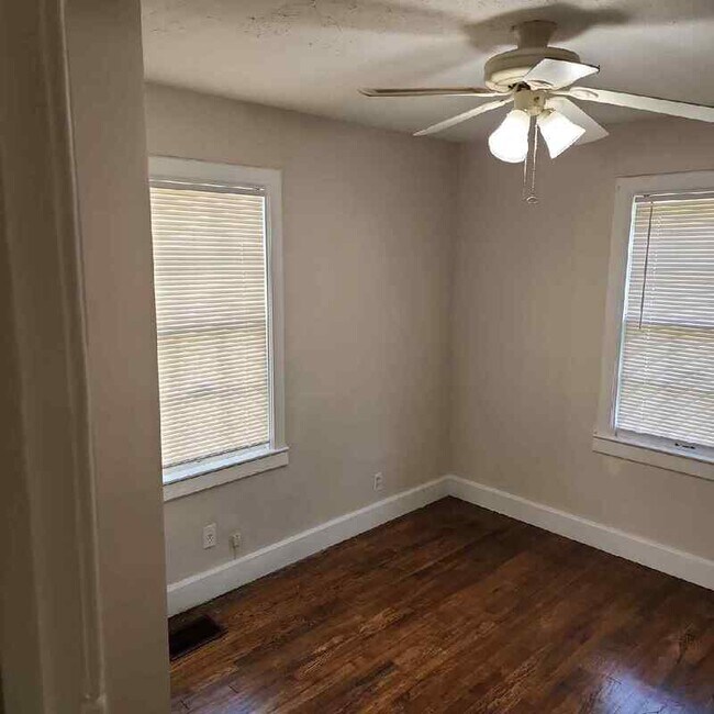 Building Photo - 936 Camden Ave