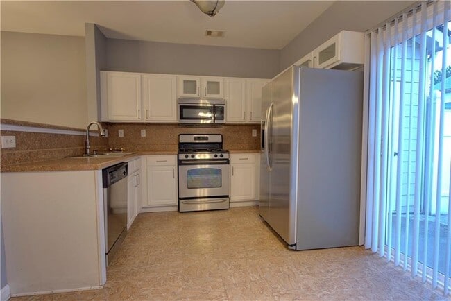 Building Photo - 3283 Hidden Cove Cir NW