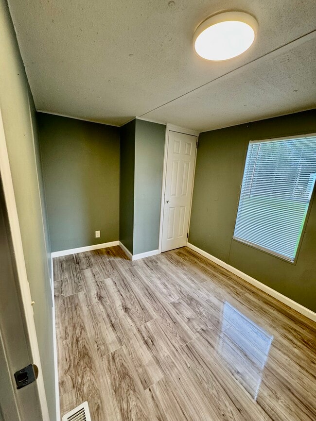 Building Photo - 646 Rices Creek Rd