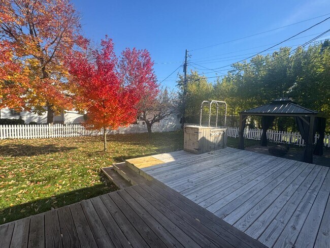 Building Photo - 2311 Bryan St