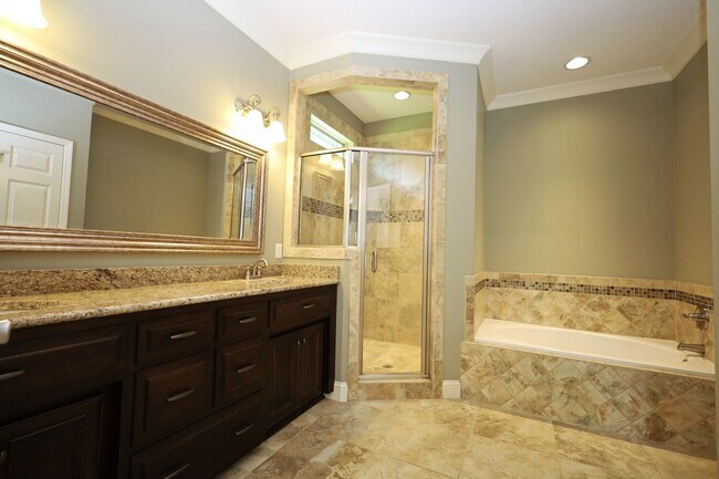Building Photo - 4634 Amelia Cir