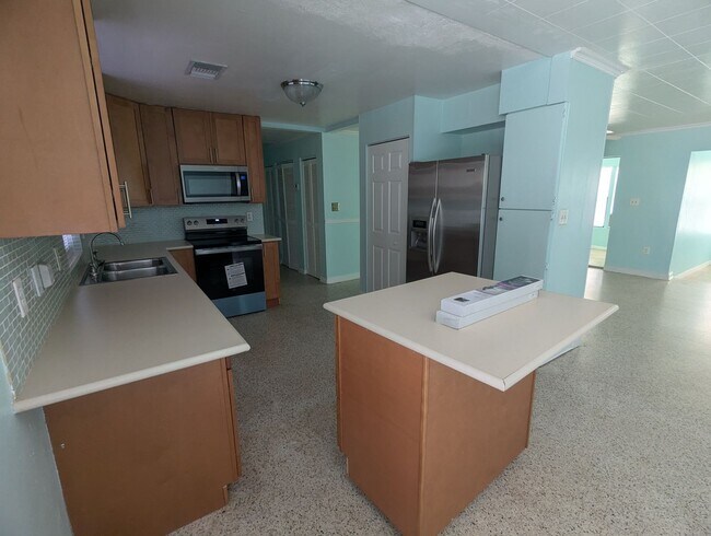 Building Photo - 1521 Normandy Way