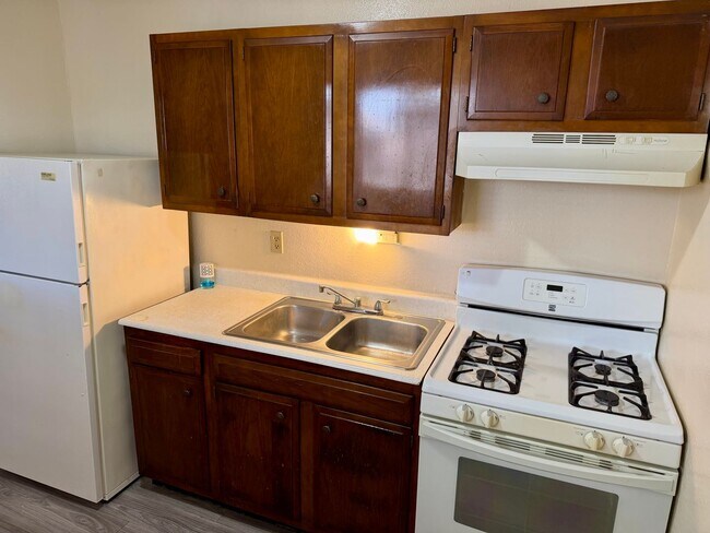 Building Photo - General Marshall St (216)