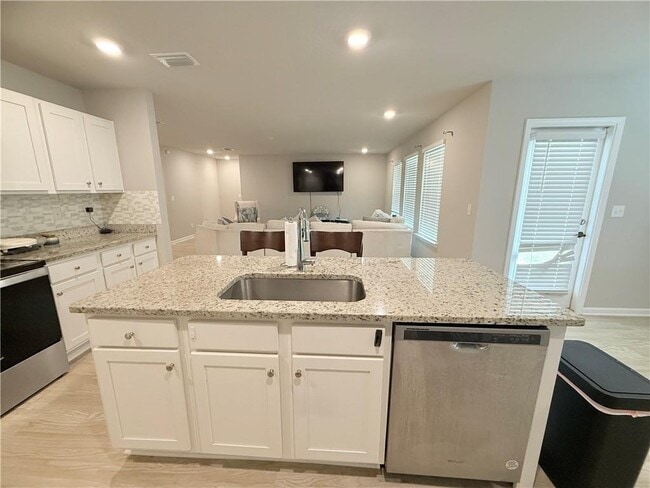 Building Photo - 10611 Burlington Estates Dr